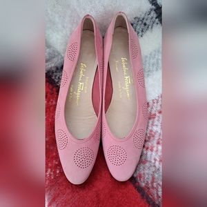 Salvatore Ferragamo Boutique Women's 8 1/2 N (narrow) Pink Suede Ballerina Flats